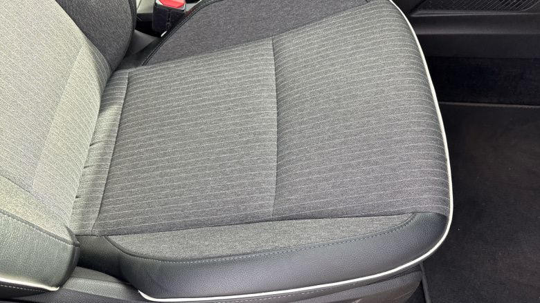 Renault Clio 1.6 E-TECH full hybrid 145 Techno 5dr Auto Hybrid Hatchback